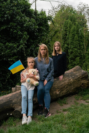 Ludmyla (42), Angelina (20), Dasha (8) from Kharkiv